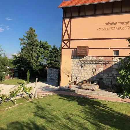 Madarlatta Vendeghaz Gasthof