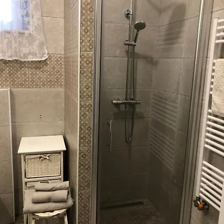 Madarlatta Vendeghaz Guest house Fertorakos